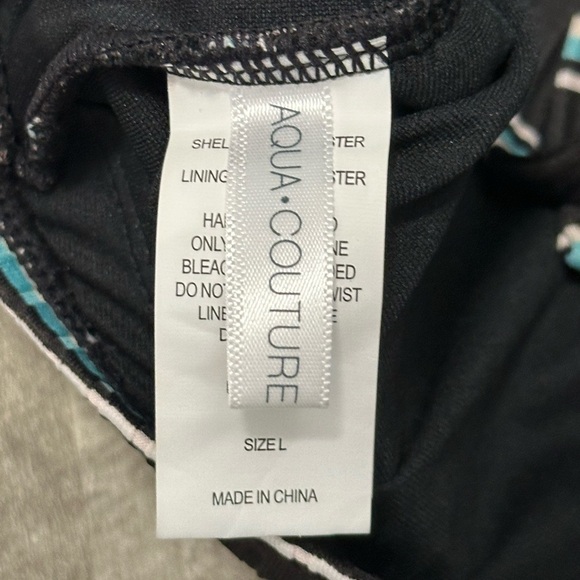 Aqua Couture Large Bikini Top Front Wirefree Padded Bra Stripe Black Blue NWT - Picture 8 of 9